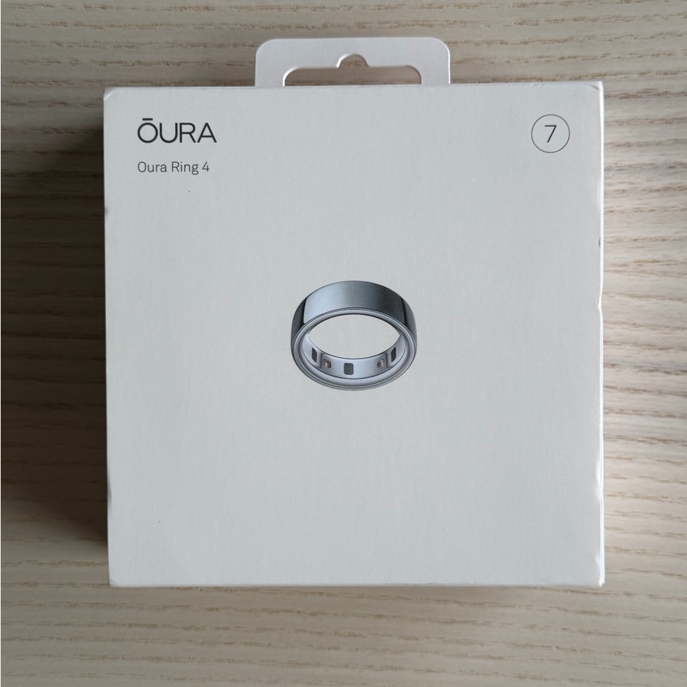 Oura Ring 4 Silver - Size 7 (Gen 4 Smart Ring) - Like New!